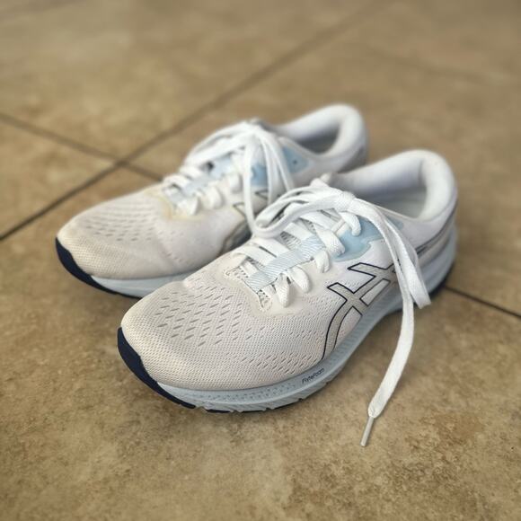 Asics Women's GT-1000 Running Shoe Size 9 - Picture 1 of 11